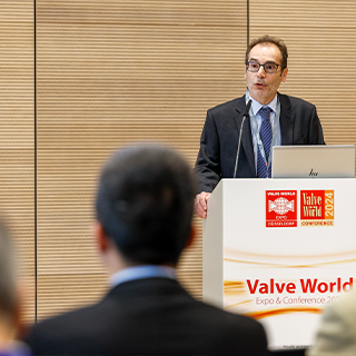 Conference Chairman Bruno Martin giving his opening address (Photo: Messe D&uuml;sseldorf / ctillmann)